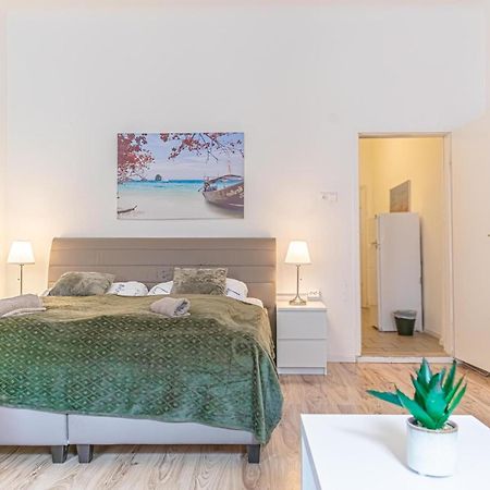 Budget-Friendly 2Br Apt With Great Location Apartment Vienna Exterior photo