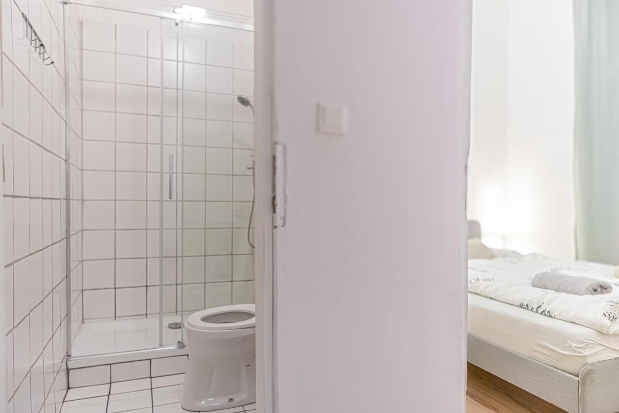 Budget-Friendly 2Br Apt With Great Location Apartment Vienna Exterior photo